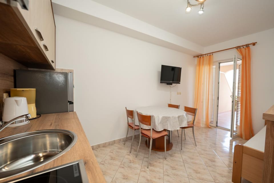 Apartmani Kaštel Apartment in Novalja