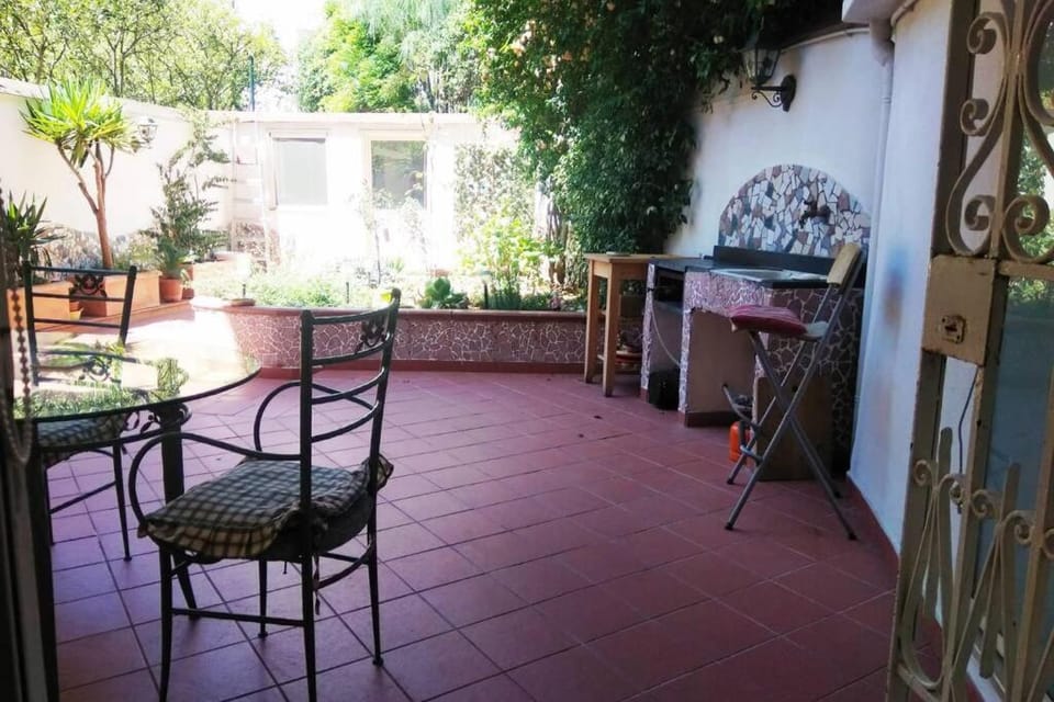 Patio, BBQ facilities