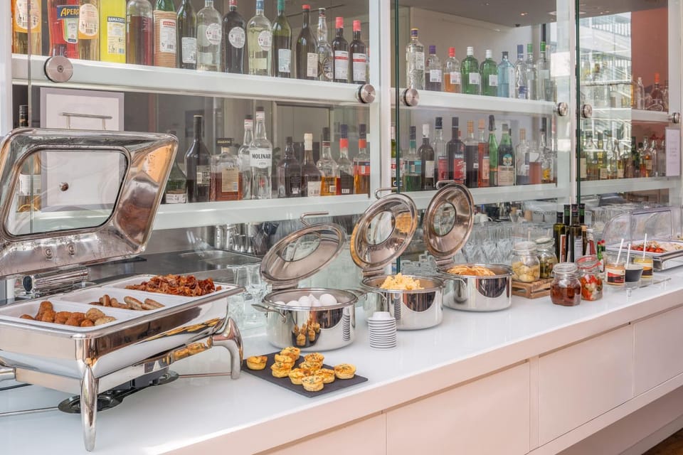 Restaurant/places to eat, Lounge or bar, Food and drinks, Dining area, Breakfast, Drinks