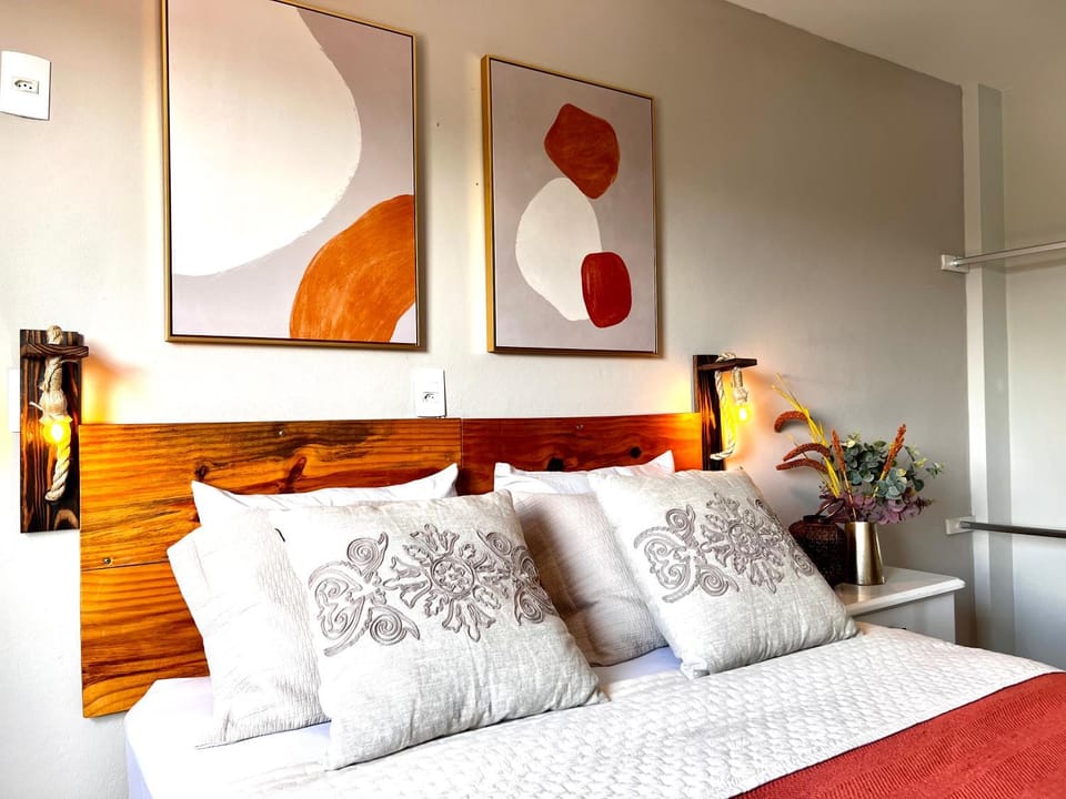 Bed, Photo of the whole room, Decorative detail