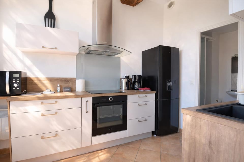 Kitchen or kitchenette, dishwasher, microwave, oven, pet friendly, storage, stove