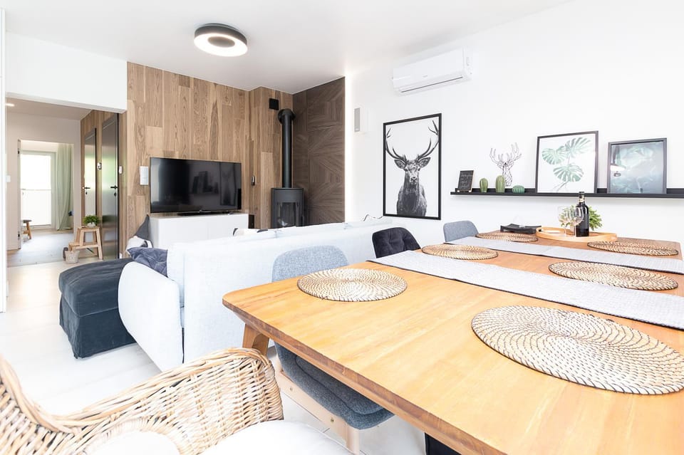 Living room, Dining area