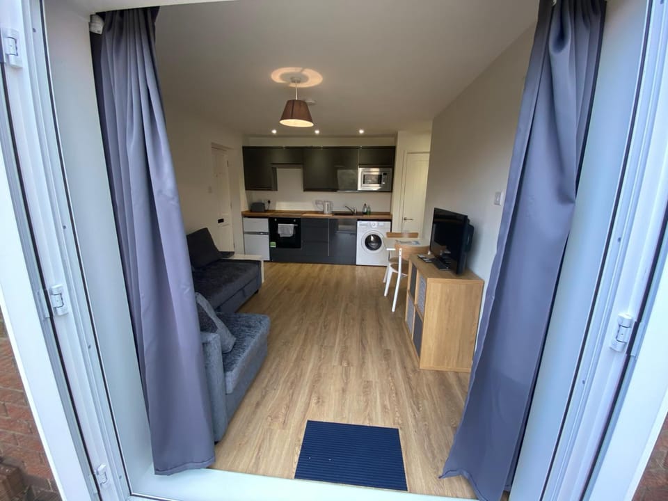 Kitchen or kitchenette, Dining area, minibar, pet friendly, stove