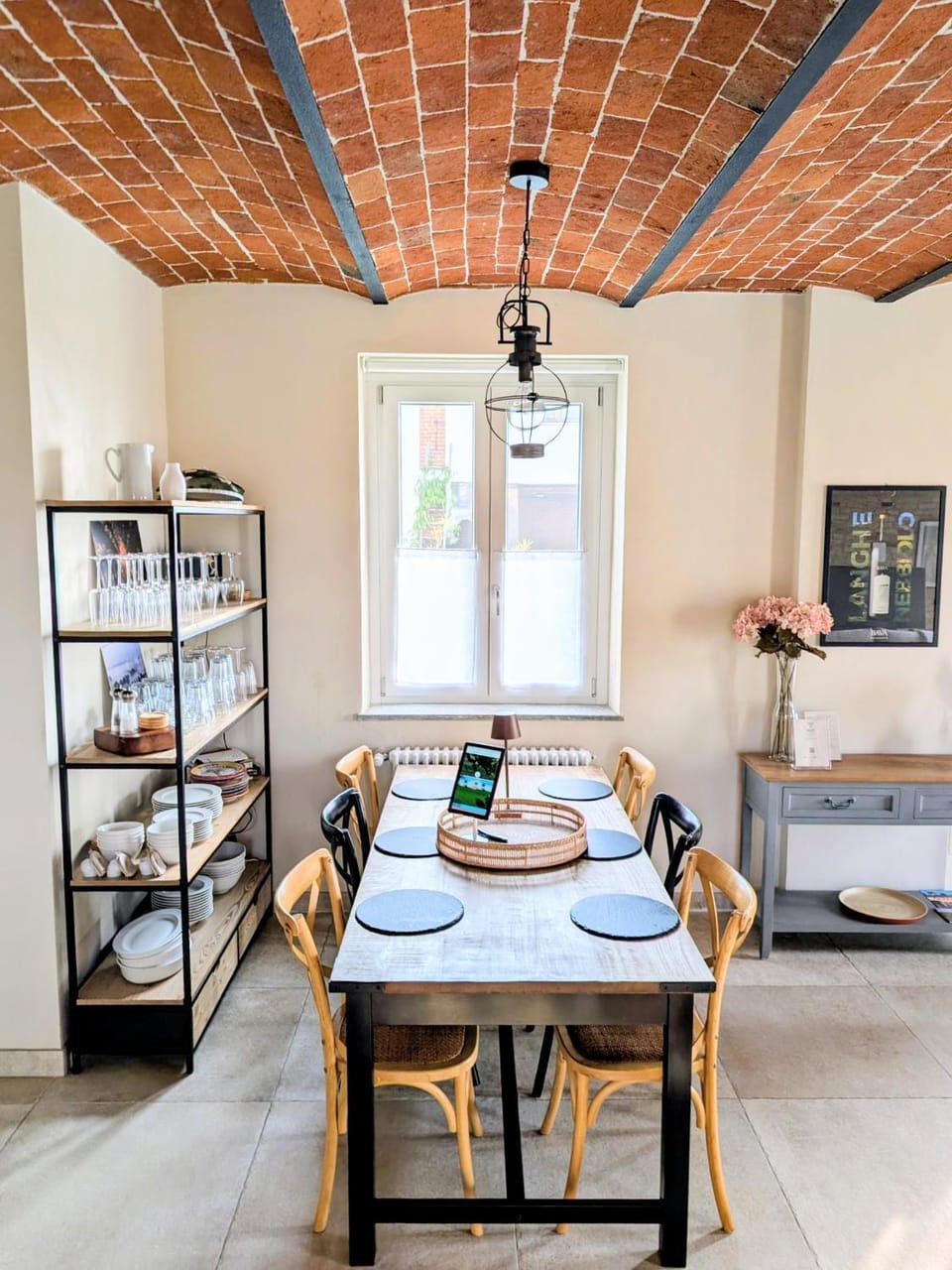 Food and drinks, Dining area, Food