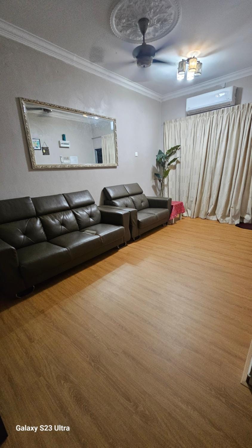 Living room, Seating area, air conditioner