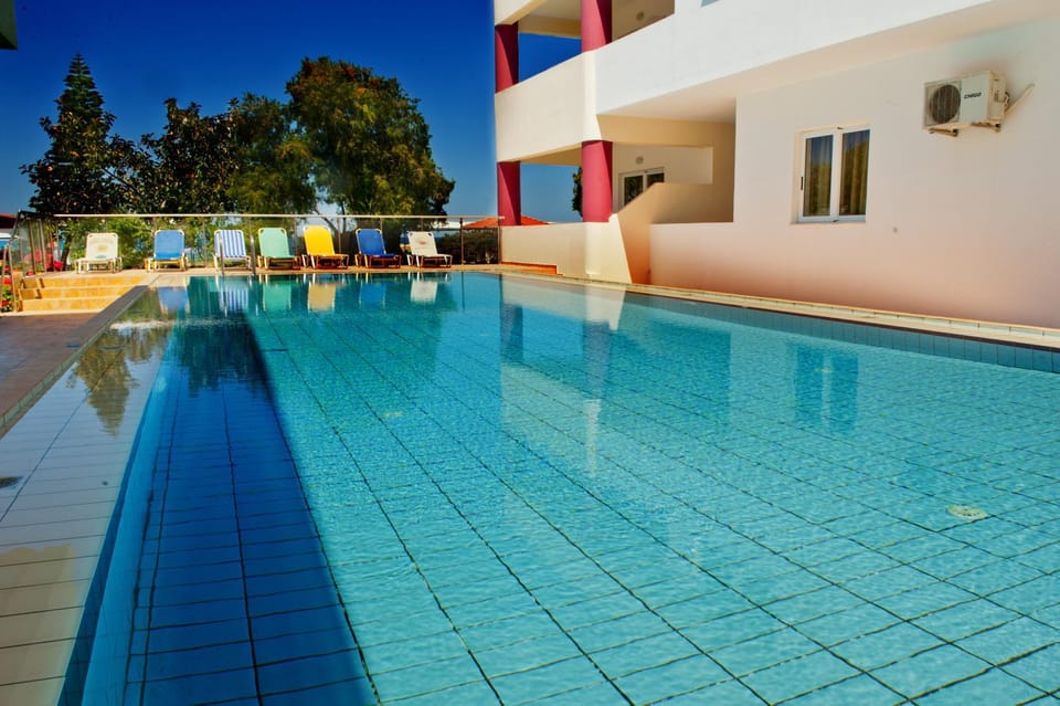 Property building, Day, Swimming pool