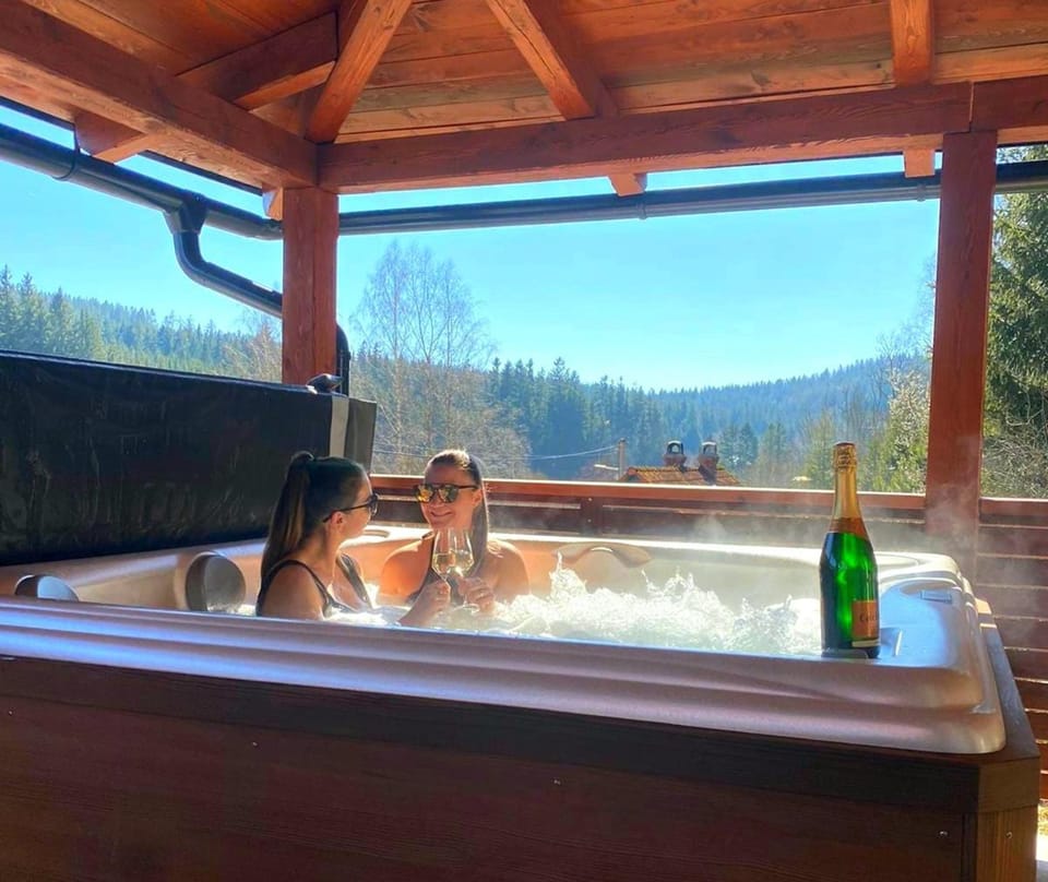 Hot Tub, Hot Tub, Spa and wellness centre/facilities