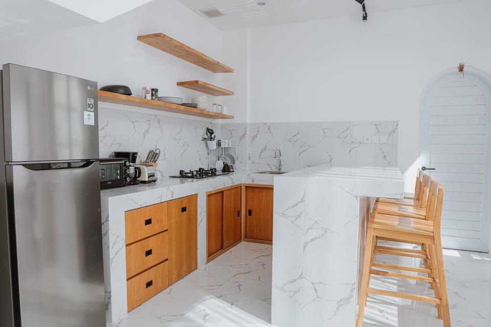 dishwasher, minibar, oven