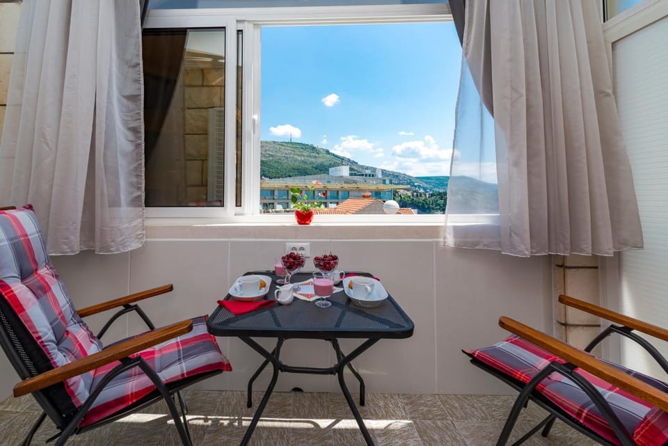 View (from property/room), Balcony/Terrace, Seating area