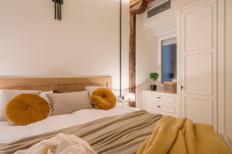 Bed, Bedroom