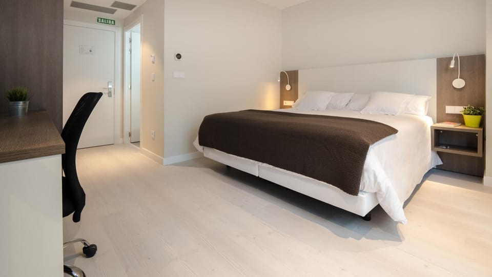 Bed, Photo of the whole room