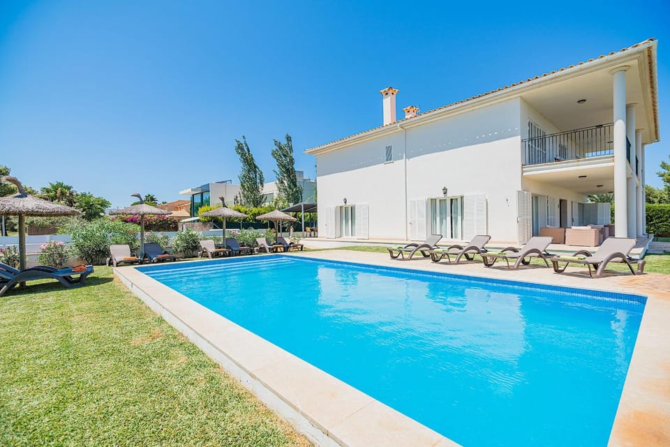 Villa Quiros 2 Villa in Raiguer
