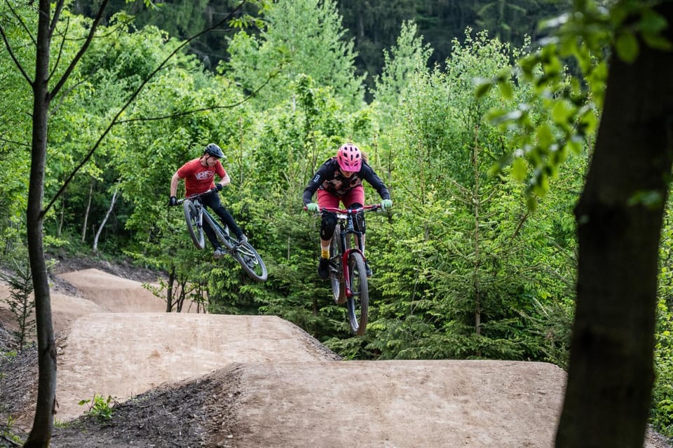 Day, People, Natural landscape, Cycling, group of guests