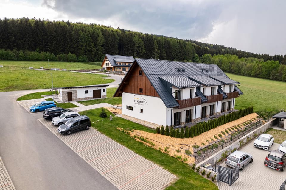 Property building, Day, Neighbourhood, Natural landscape, Bird's eye view, Parking