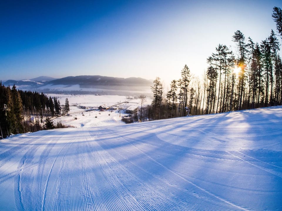 Nearby landmark, Day, Natural landscape, Winter, Mountain view
