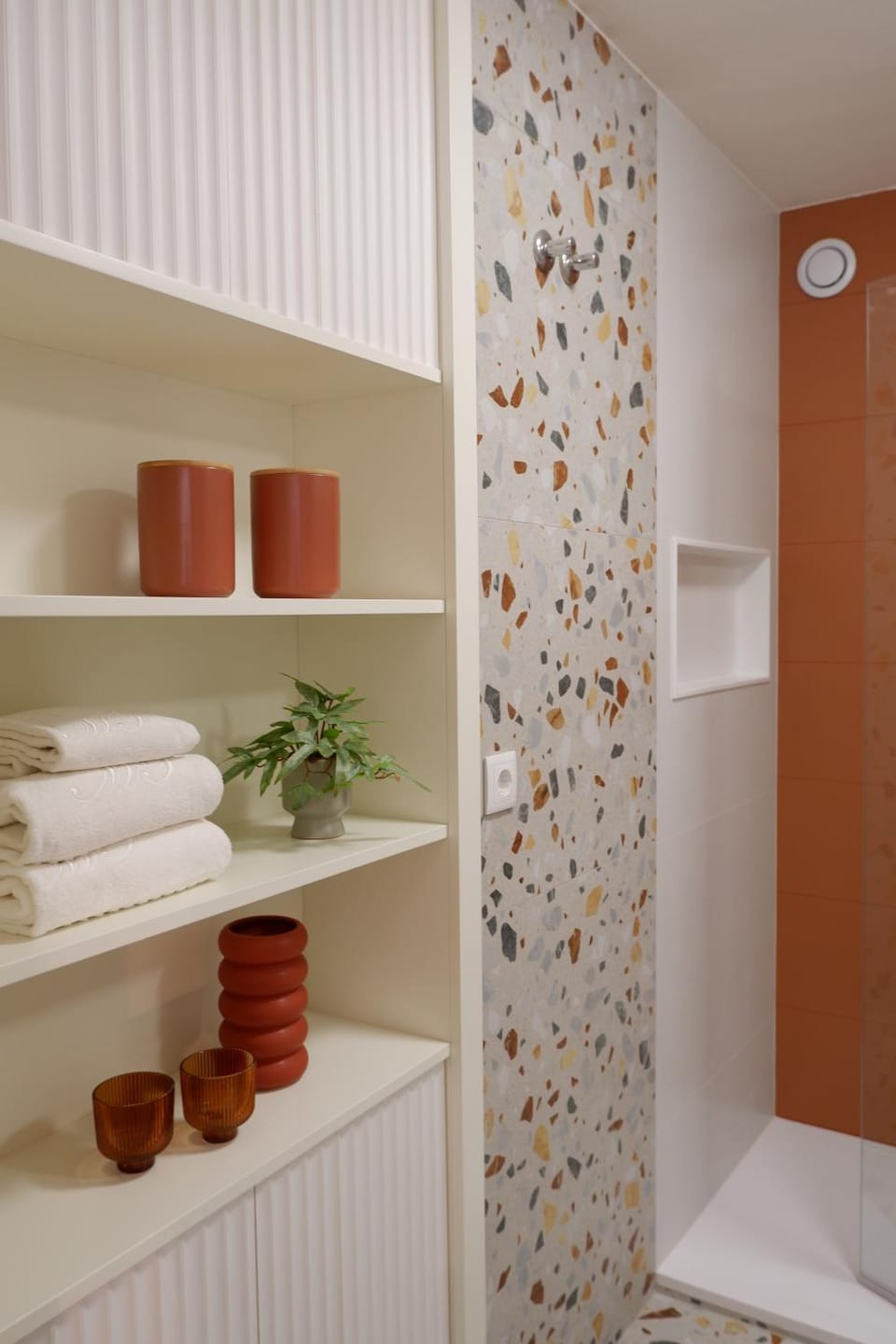 Bathroom, towels