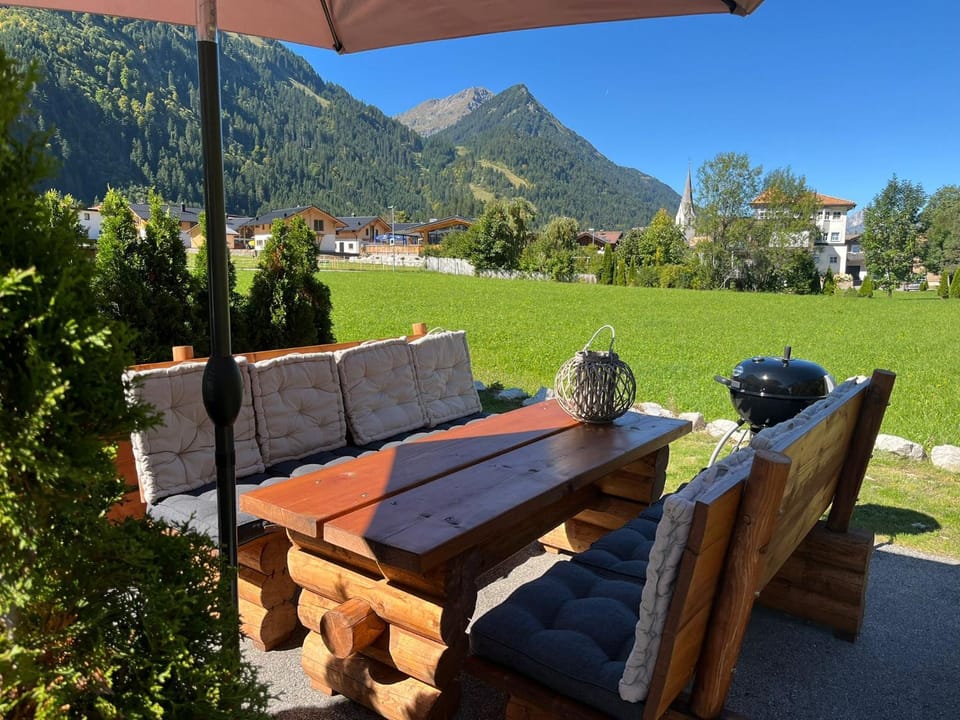Natural landscape, Dining area, Mountain view