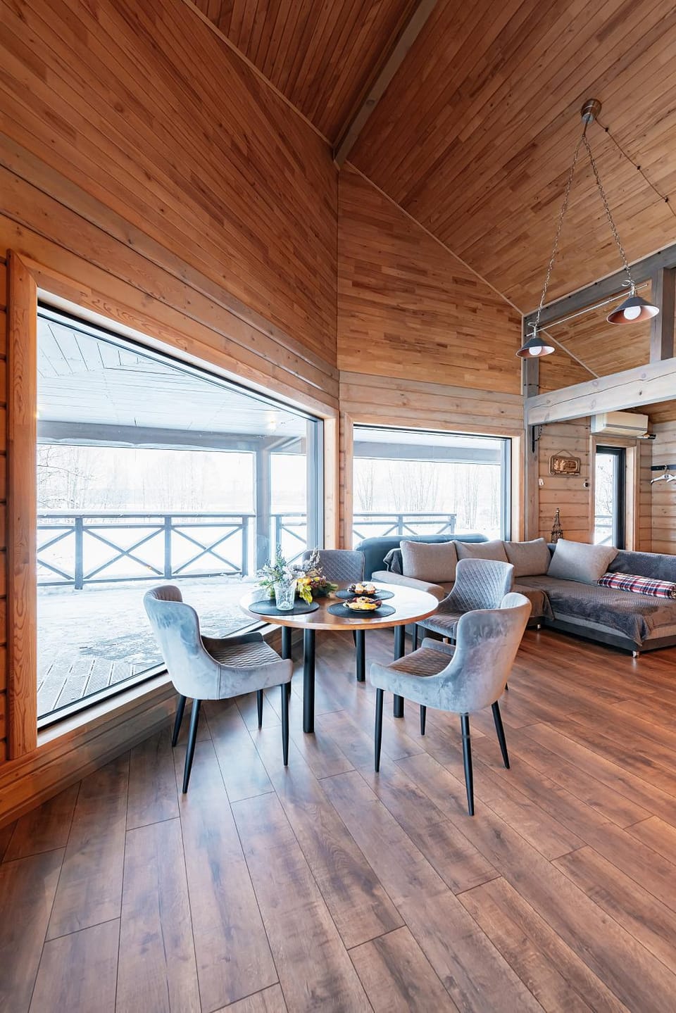 Seating area, Dining area