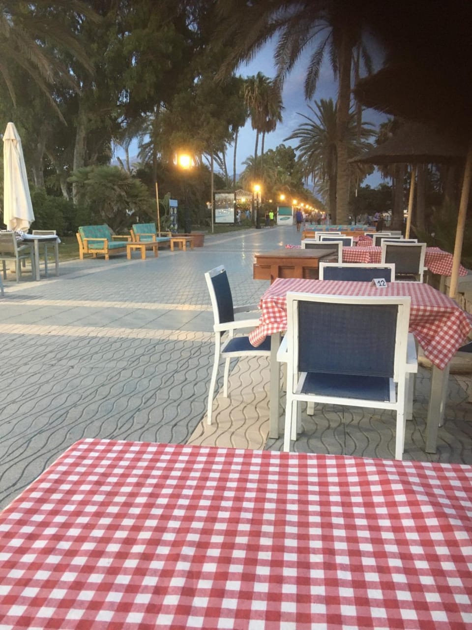 2 Bed Apartment - Sleeps 4 - Pool Patio Garden Apartment in Marbella