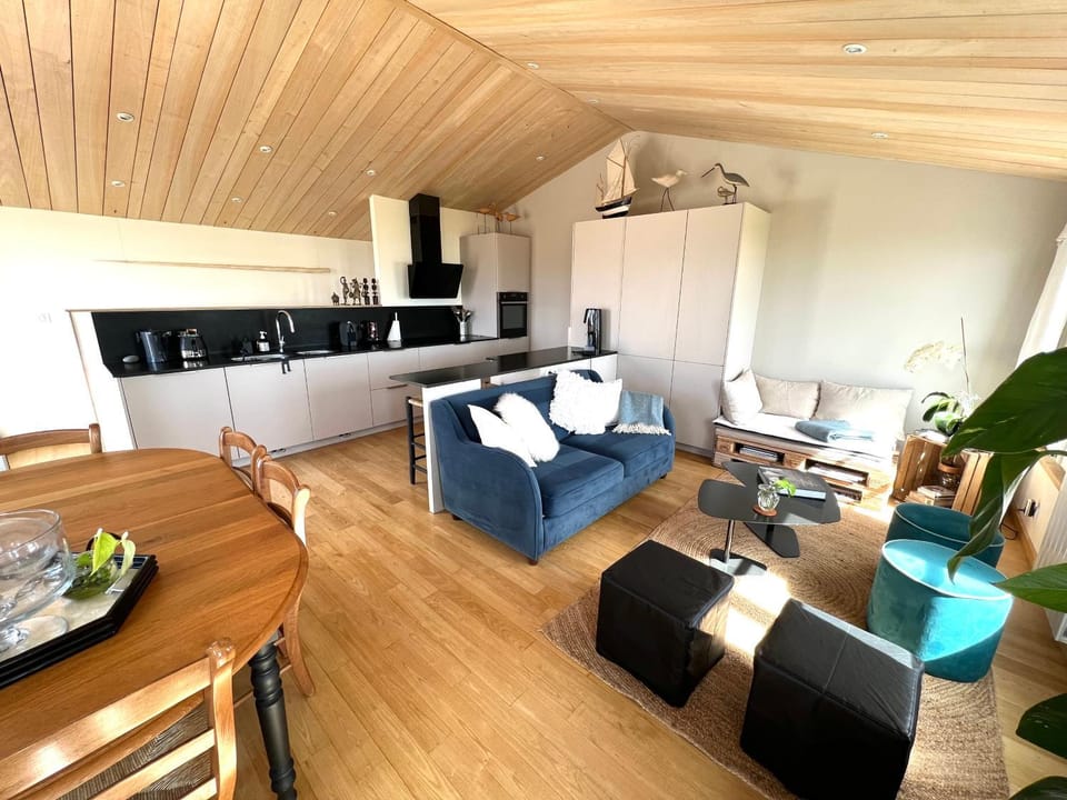 Seating area, Dining area, Sea view, kitchen