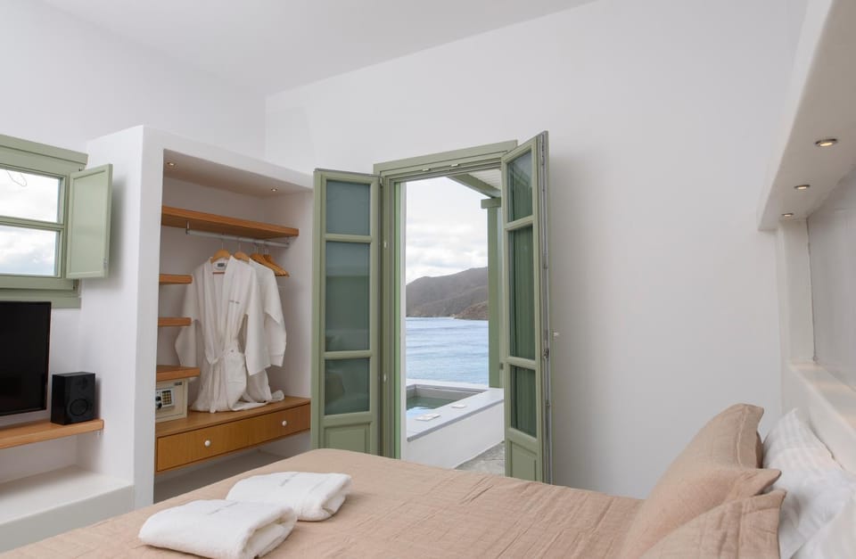 Theasis Suites Apartment in Decentralized Administration of the Aegean
