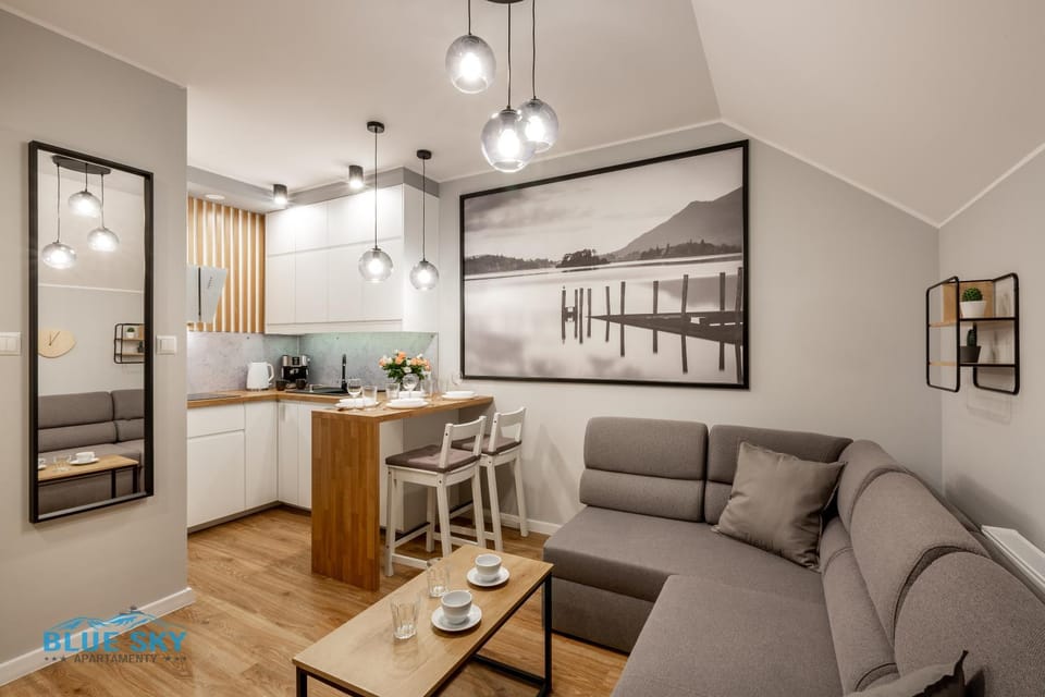 Kitchen or kitchenette, Seating area