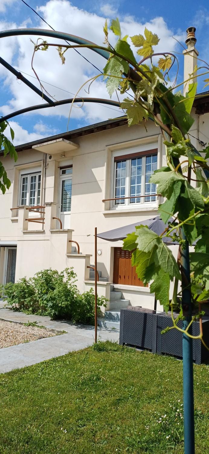 Garden view, Parking