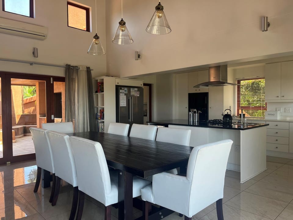 Dining area, kitchen