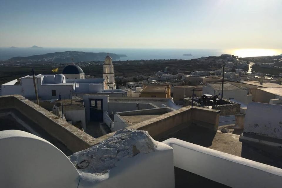 Santorini Folia Cave house with jacuzzi Villa in Santorini