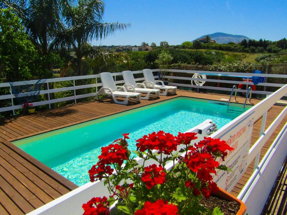 Garden view, Mountain view, Pool view, Swimming pool, sunbed