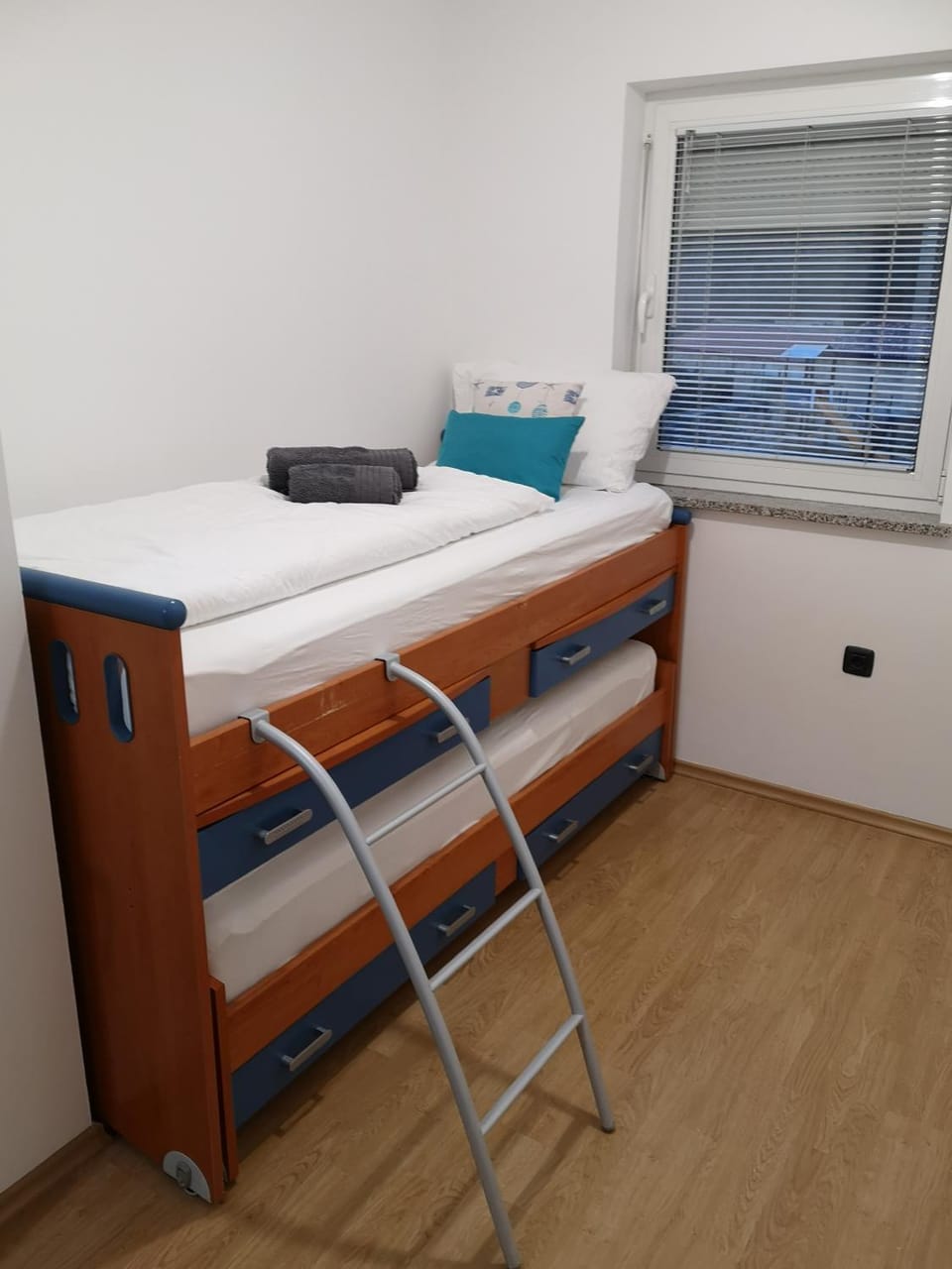 bunk bed