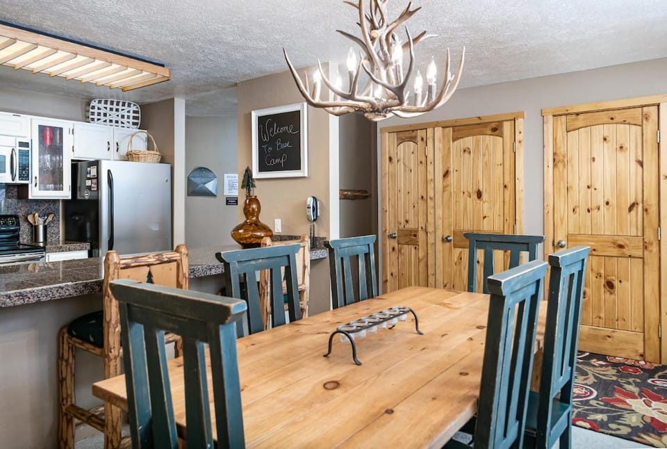 Cimarron Elk Condo: Great Downtown Location Apartment in Breckenridge