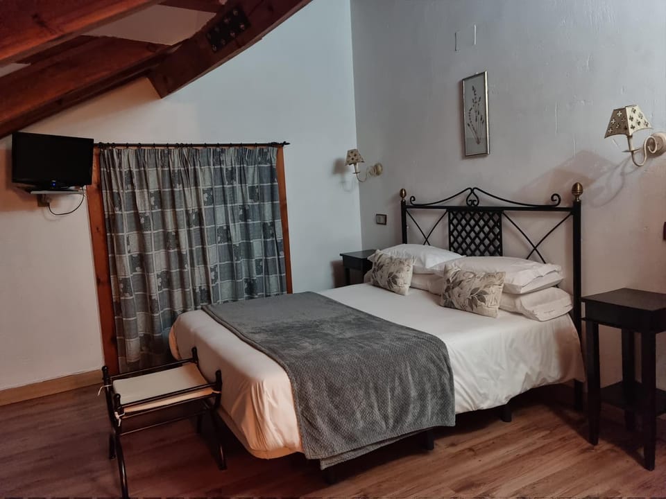Puerta al Duraton Bed and Breakfast in Castile and León