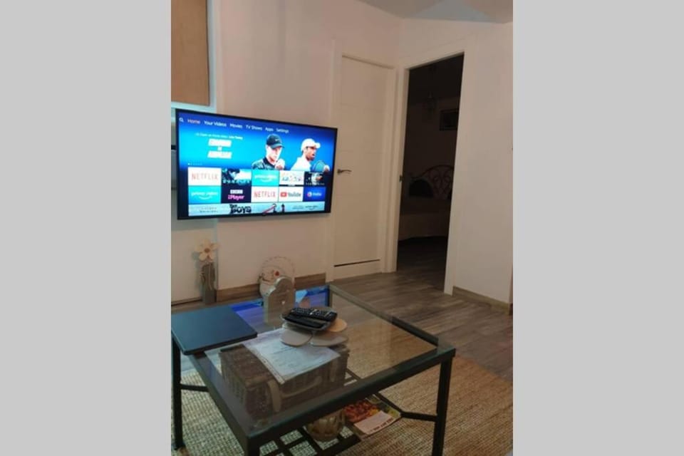 Communal lounge/ TV room, TV and multimedia
