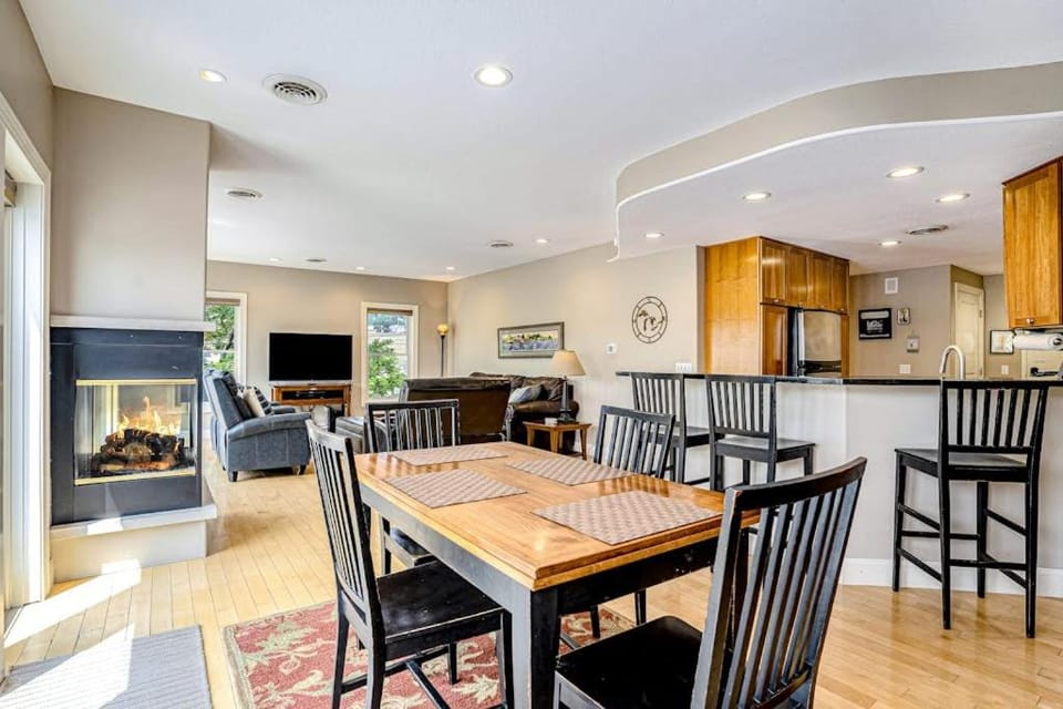 Lake View Getaway House in Saugatuck