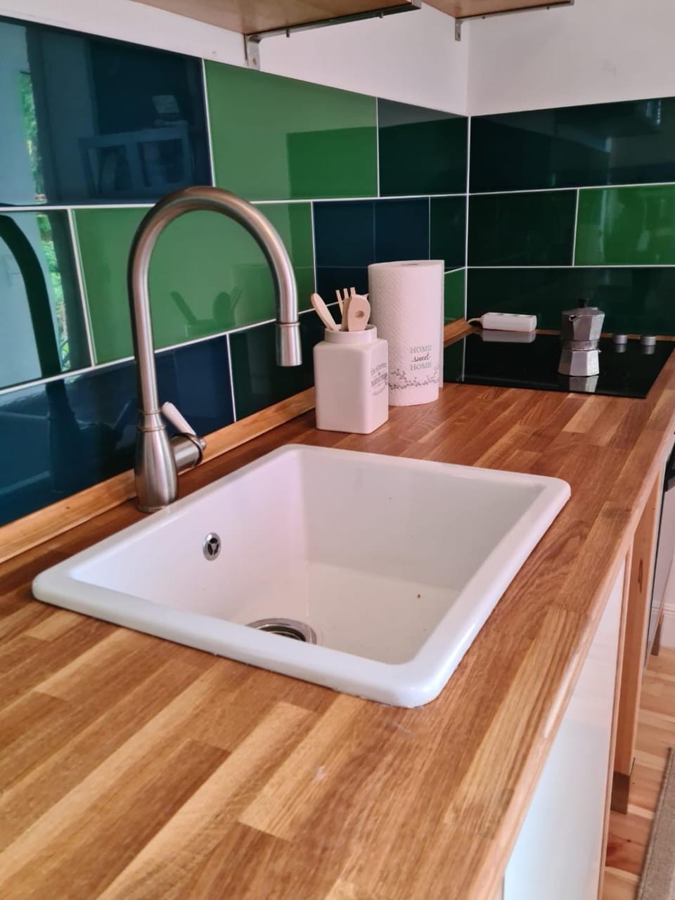 FeWo Garten - eigener Eingang- WLAN-Parkplatz,Netflix, Terrasse,Doppelbett und Schlafcouch Apartment in Oberhausen
