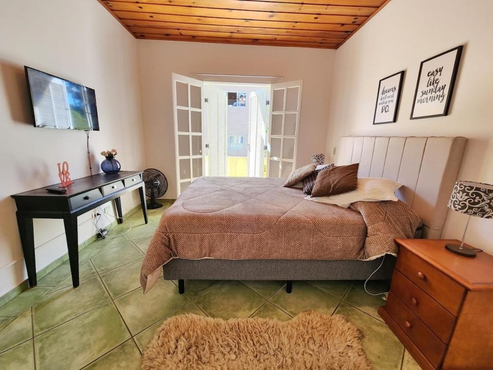 Vila 01 - Perfeito para casal, ótima localização Apartment in Campos do Jordão
