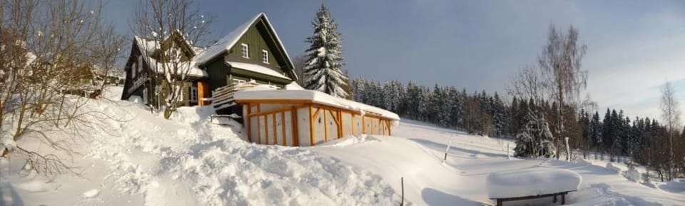 Property building, Facade/entrance, Winter, Swimming pool