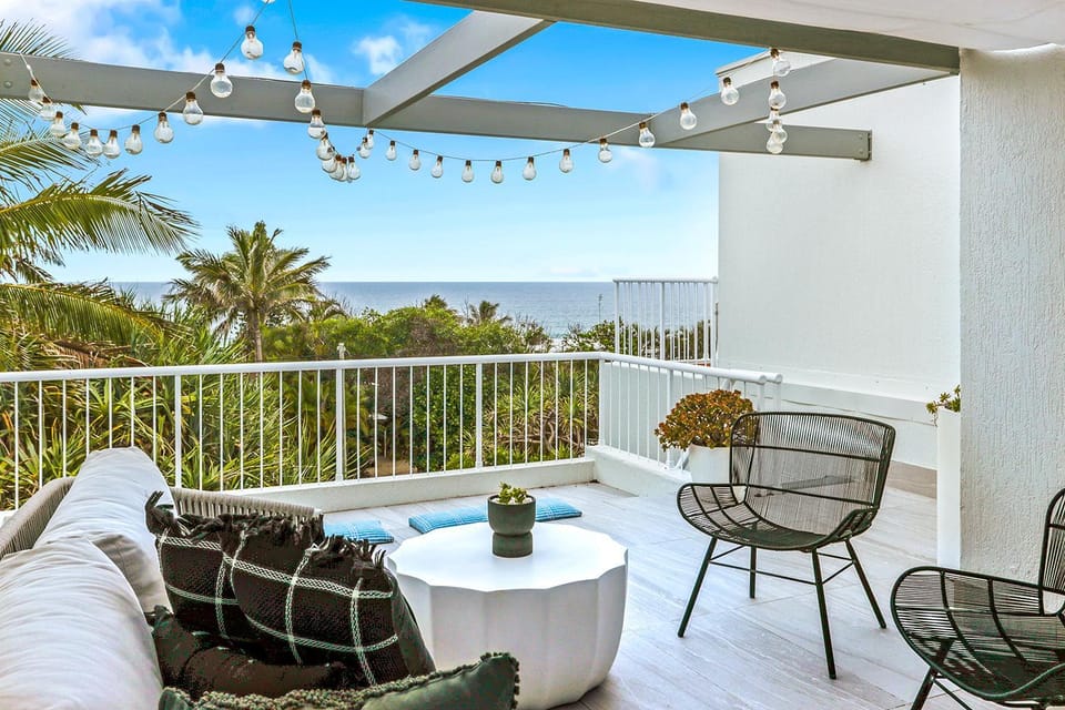 Village vibes & coastal life, Sunshine Beach Apartment in Sunrise Beach