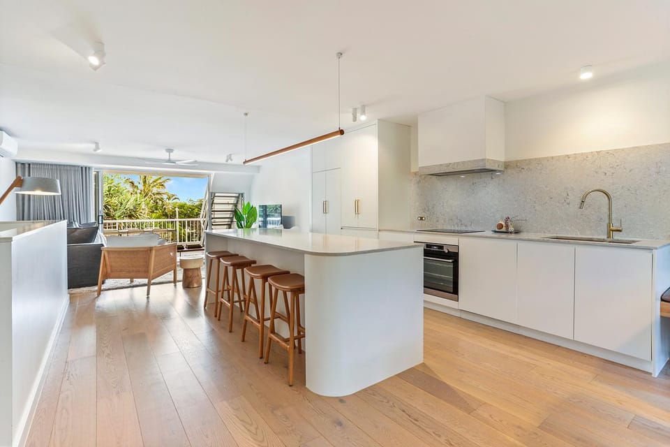 Village vibes & coastal life, Sunshine Beach Apartment in Sunrise Beach