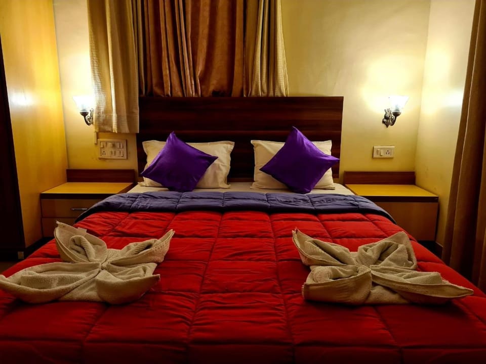Oreo Villa with Swimming Pool Villa in Maharashtra