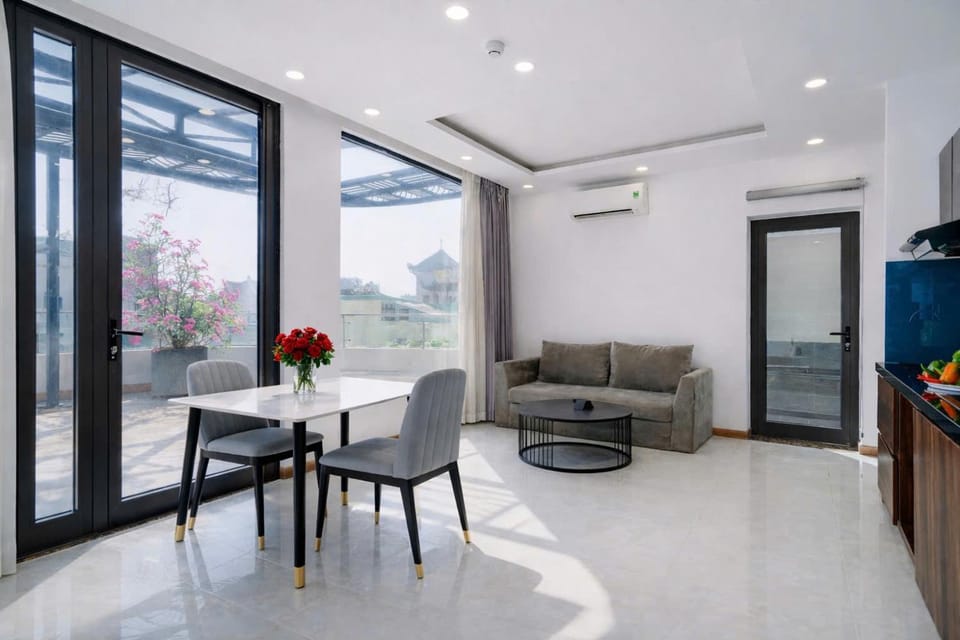 Living room, Dining area