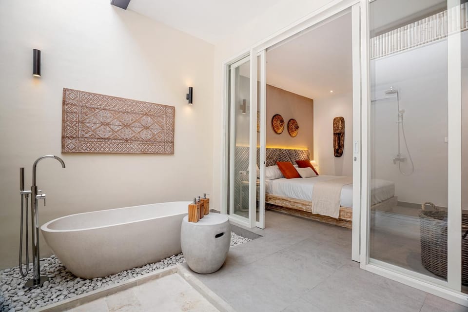Shower, Toilet, Bathroom, Bedroom, Bath