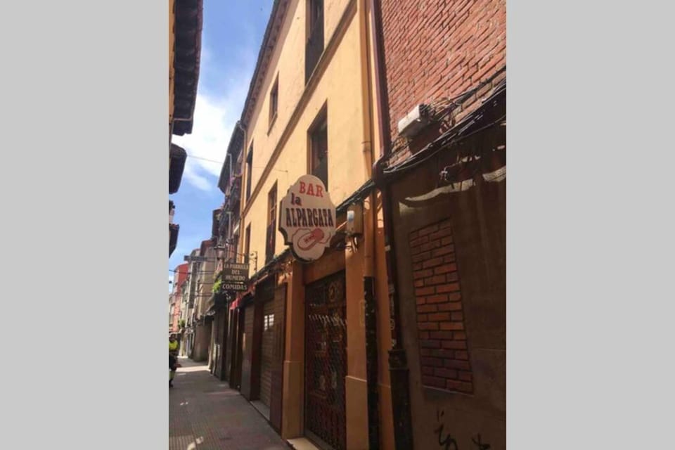 Alojamientos barrio humedo Plaza Mayor 1 Apartment in León