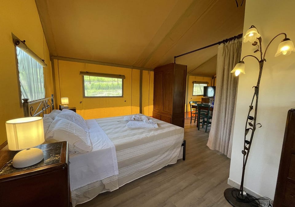 Glamping Tenuta San Pierino Agriturismo Luxury tent in Tuscany