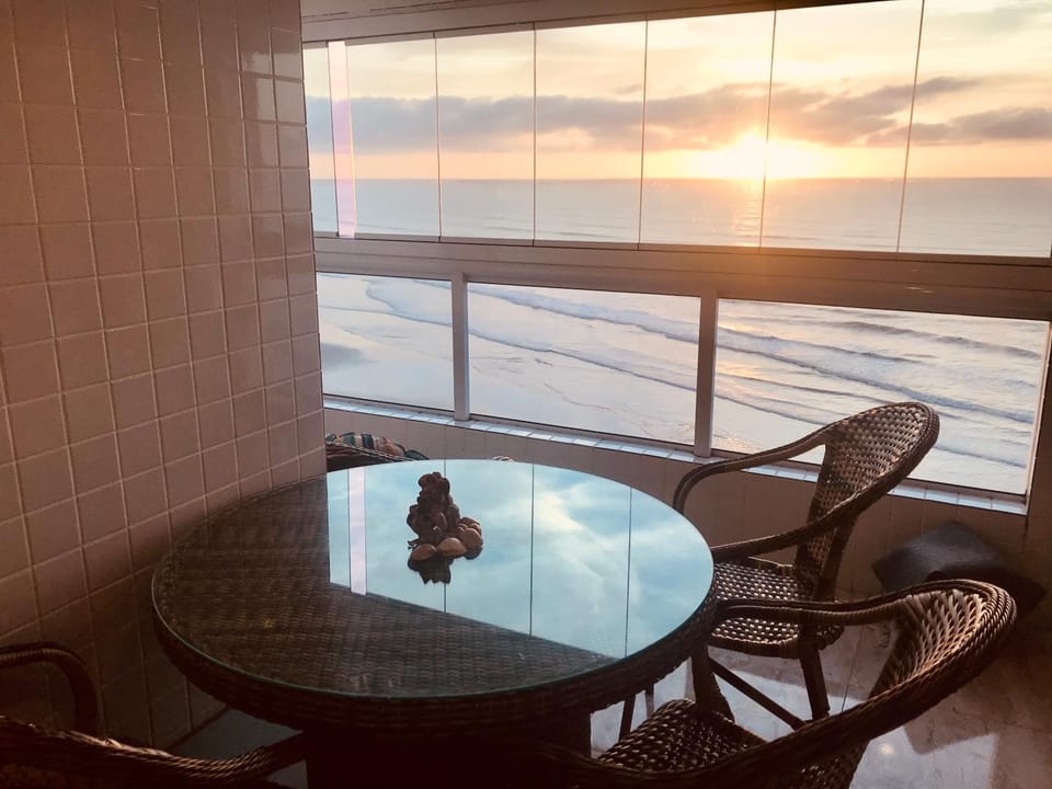 Mongaguá com vista para o Mar pé na areia Apartment in Itanhaém