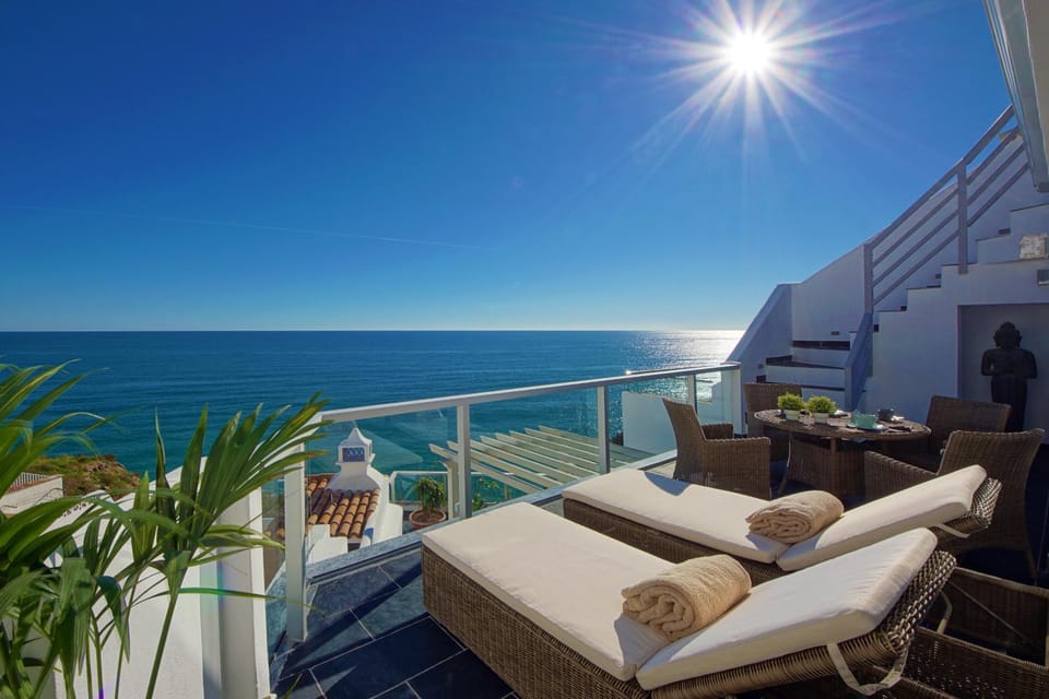 Day, Natural landscape, View (from property/room), Balcony/Terrace, Beach, Sea view, sunbed