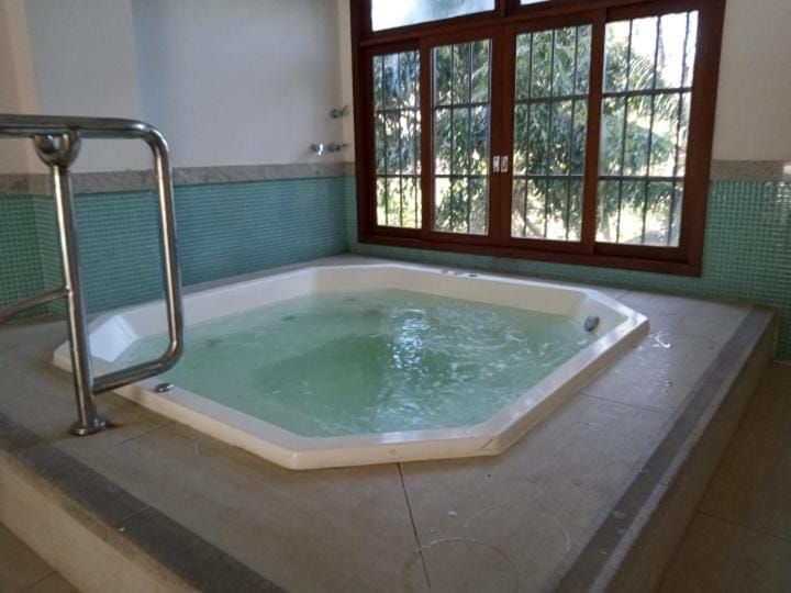 Hot Tub, Spa and wellness centre/facilities
