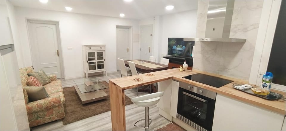 TV and multimedia, Kitchen or kitchenette, Living room, Lounge or bar, Dining area