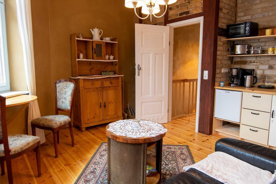 Kitchen or kitchenette, Living room, Seating area